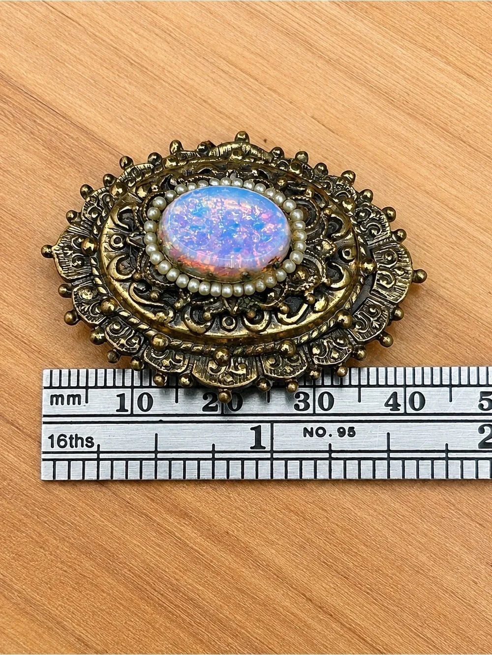 Vintage Gold Tone Opalescent Cabochon Pearl Filigree Brooch Ornate Victorian
